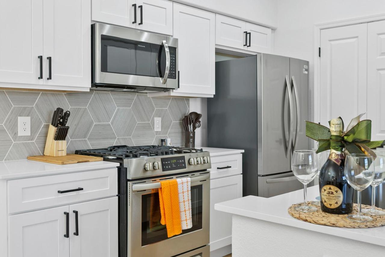 Cozysuites Glendale By The Stadium With Pool 05 Екстериор снимка